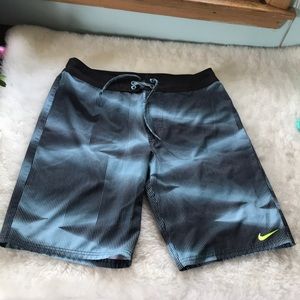 Nike unlined black aqua board shorts size M